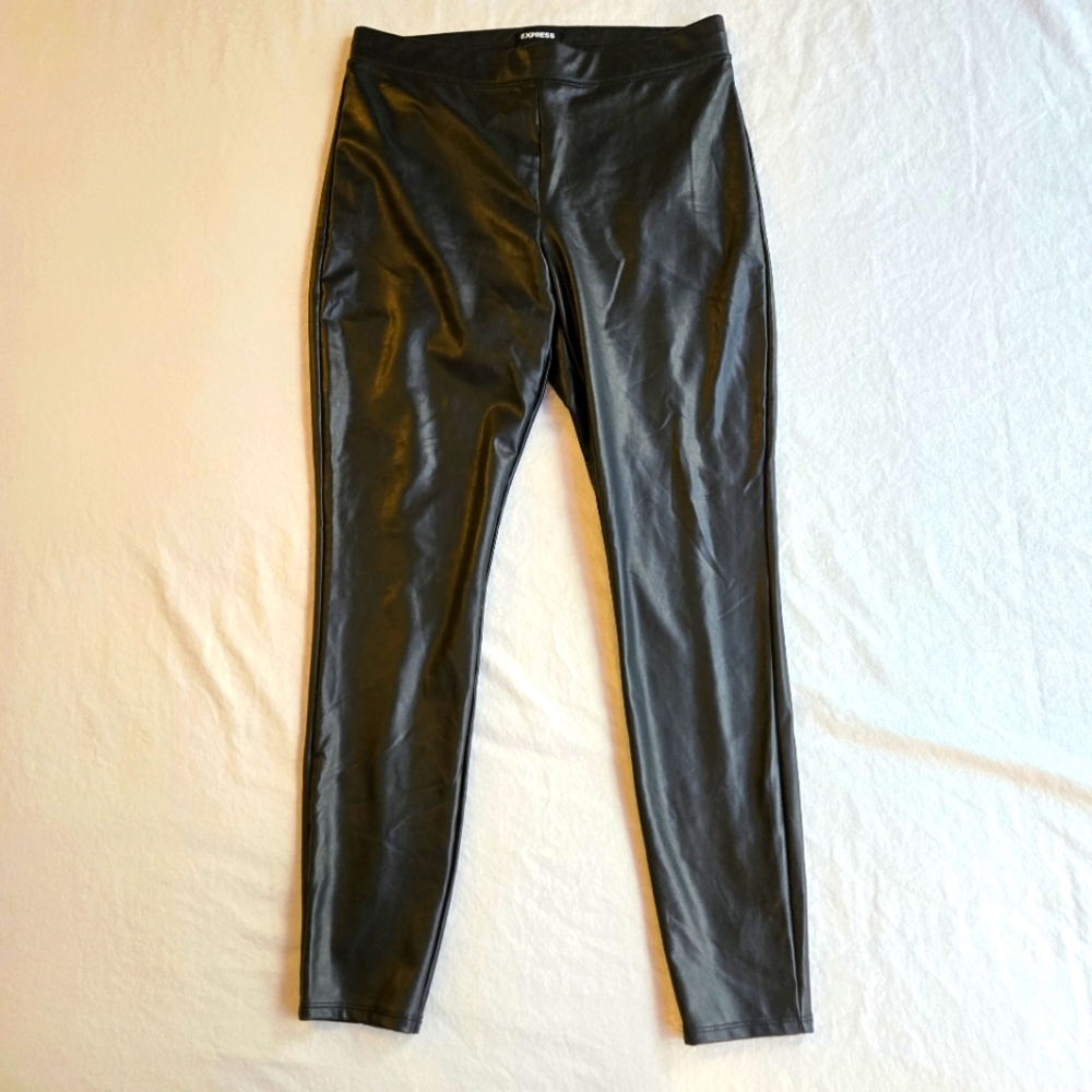Express Faux Leather High Rise Stretch Legging Black sz M - Fall